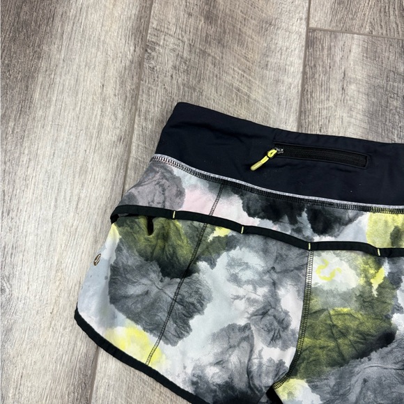Lululemon Speed Shorts‎ - Picture 10 of 16